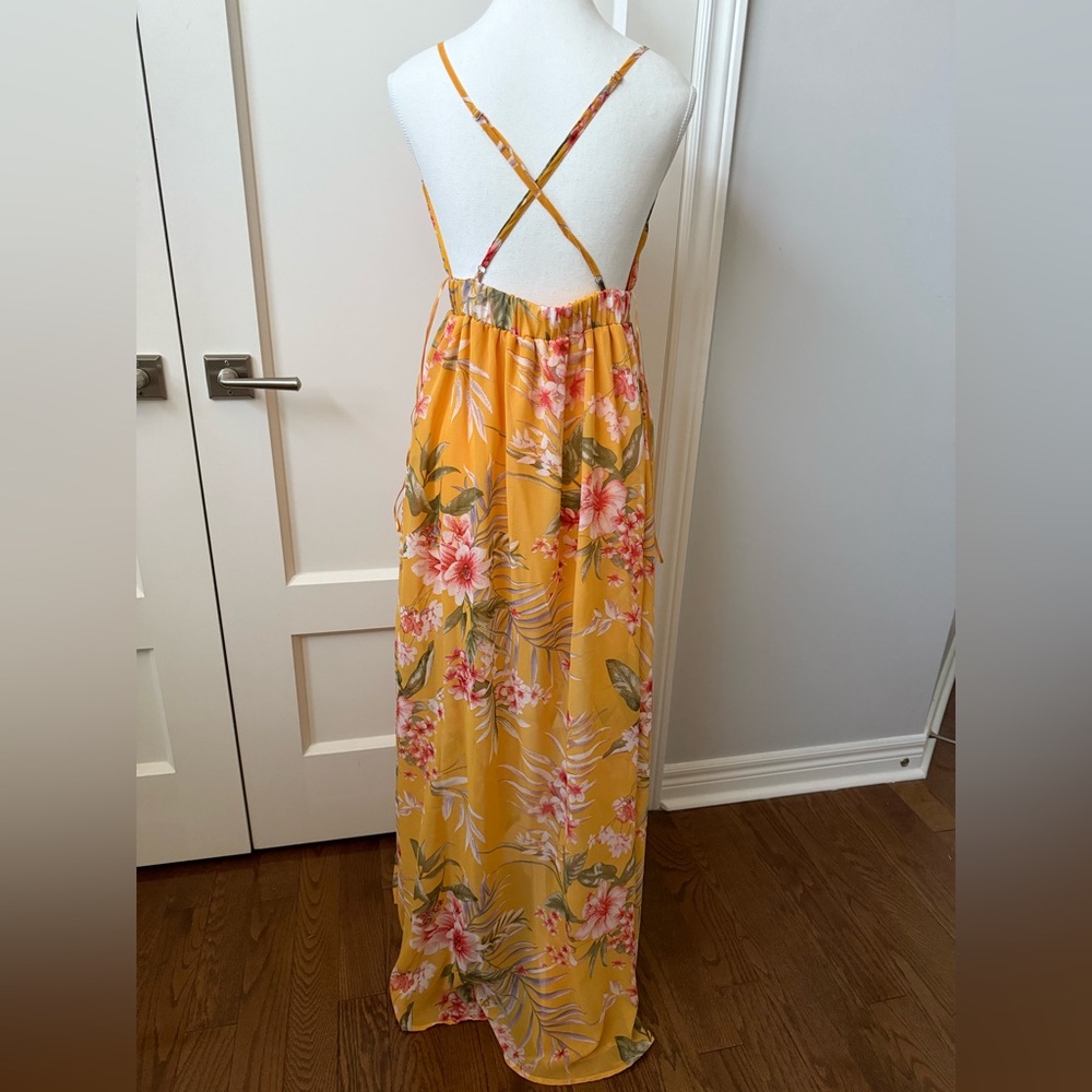 Revamped Yellow Floral V-Neck Maxi Dress - Picture 4 of 6